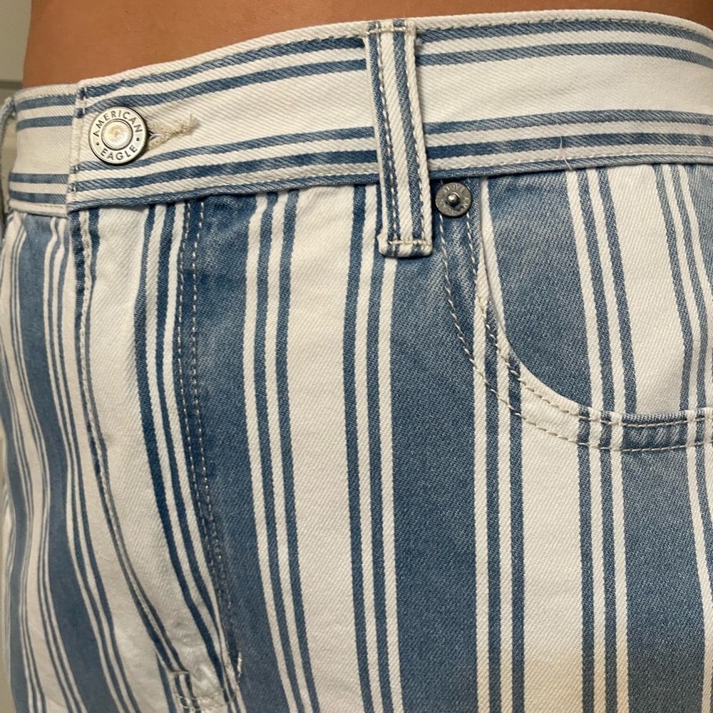 New American Eagle blue and white striped mom jeans, size 14
